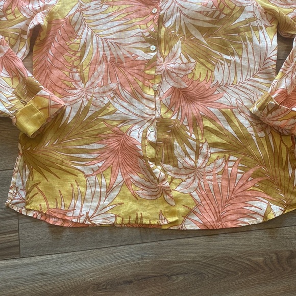 Tahari linen oversized button-up shirt tropical print - Picture 5 of 10